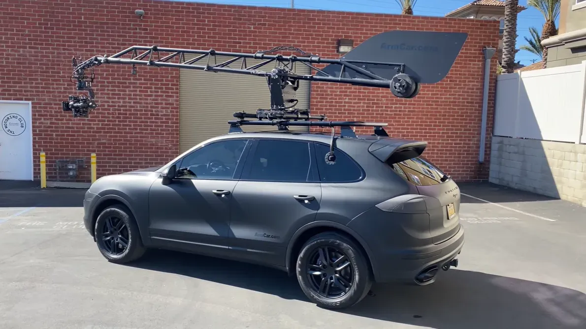 Lateral Porsche Cayenne Camera Car Gris