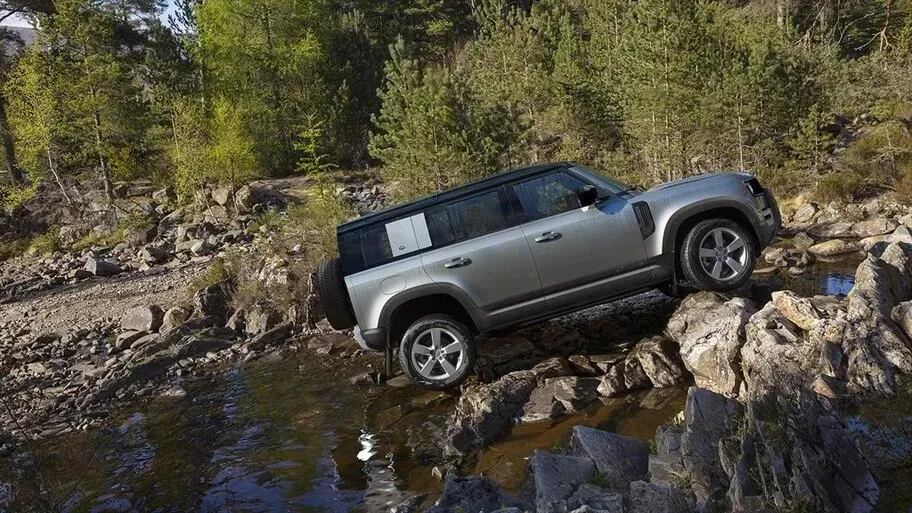 Lateral Land Rover Defender 2020 Plateado