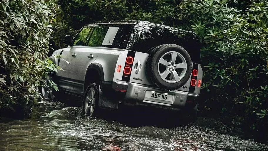 Parte Trasera Land Rover Defender 2020 Plateado