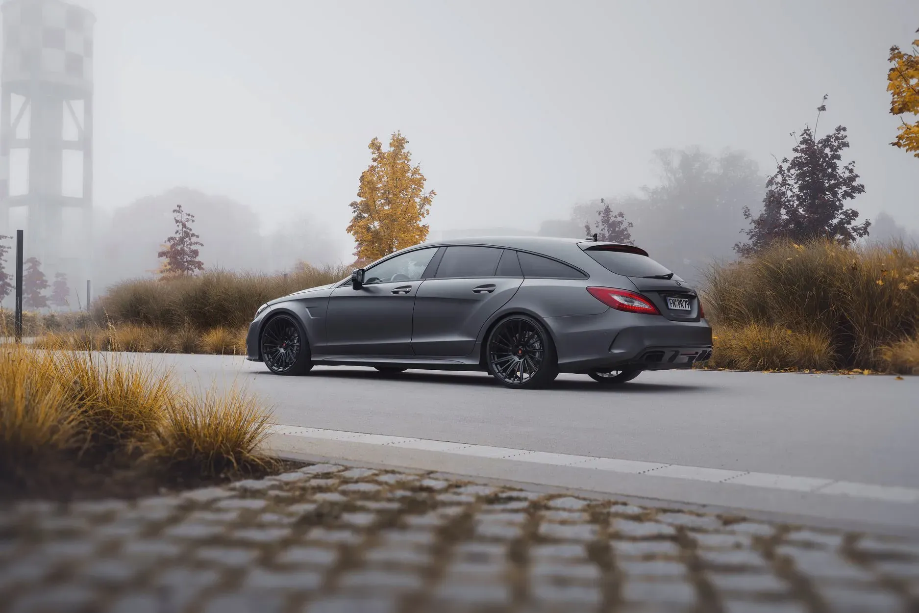 Lateral Mercedes-Benz CLS 63 AMG Shooting Brake Gris