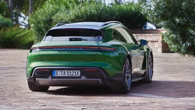 Parte Trasera Porsche Taycan Turbo Cross Turismo 2021 Verde