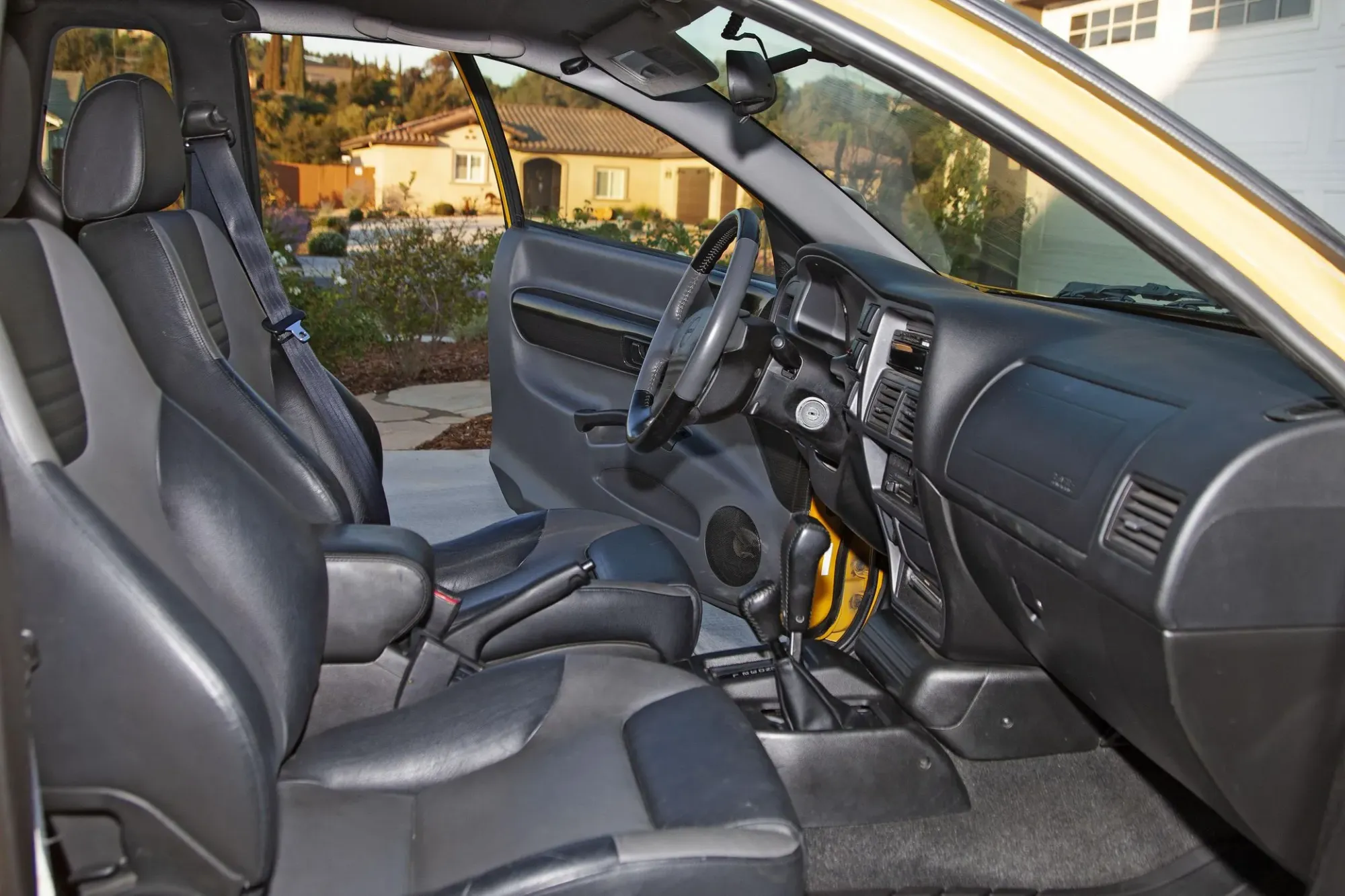 Interior Isuzu Vehicross 2001