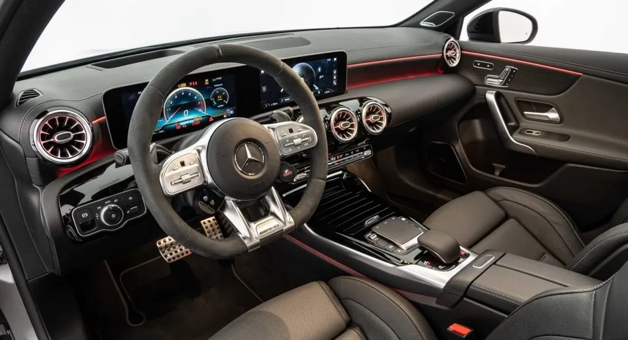 Interior Mercedes-AMG A45 S