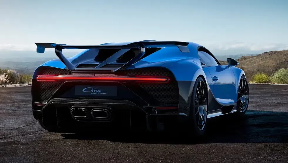 Parte Trasera Bugatti Chiron Azul