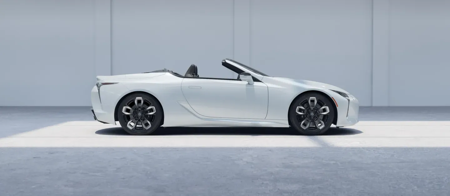 Lateral Lexus LC 500 Convertible 2024 Blanco