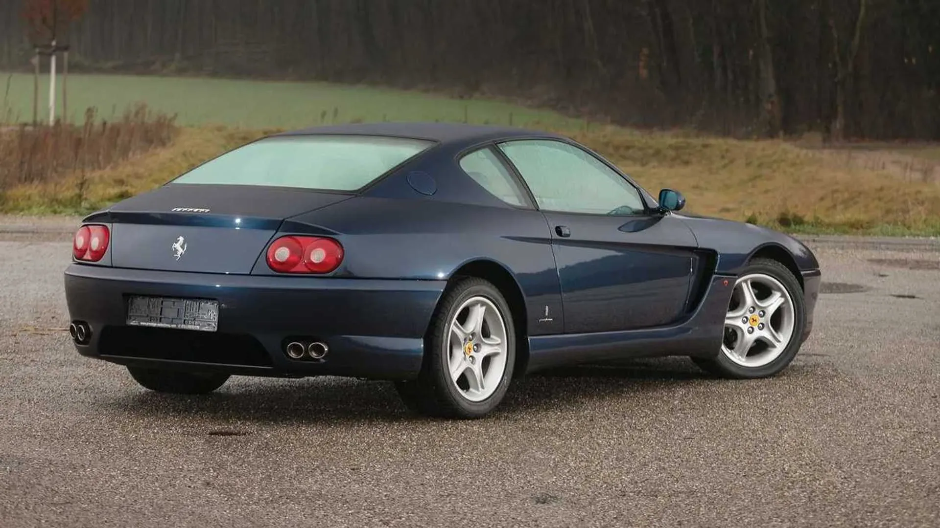 Parte Trasera Ferrari 456 GT Azul