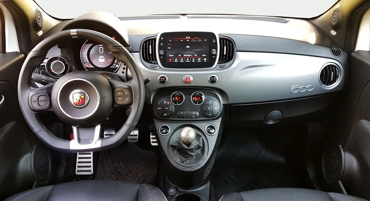 Interior Fiat 500 Abarth