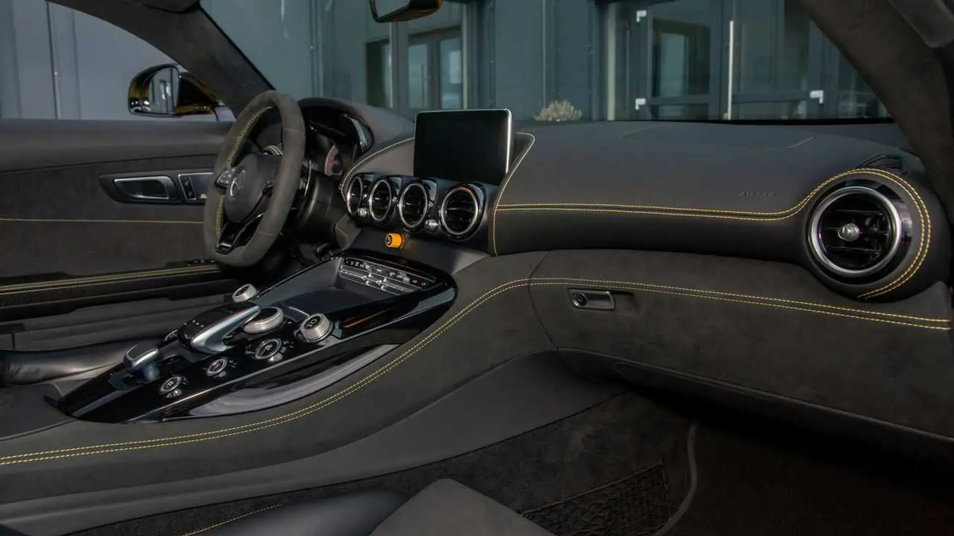 Interior Mercedes-AMG GT-R Pro 2022