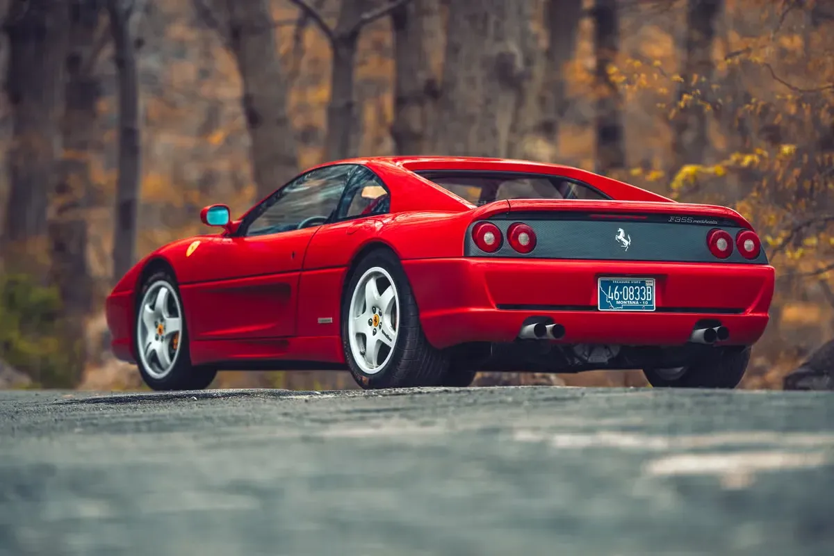 Parte Trasera Ferrari F355 Rojo