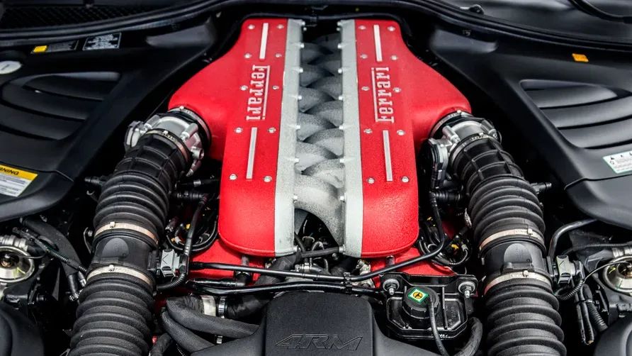 Motor Ferrari GTC4Lusso