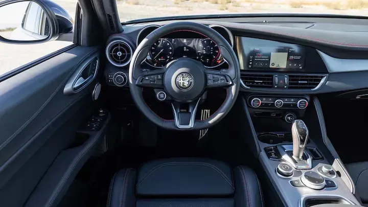 Interior Alfa Romeo Giulia Ti 2024