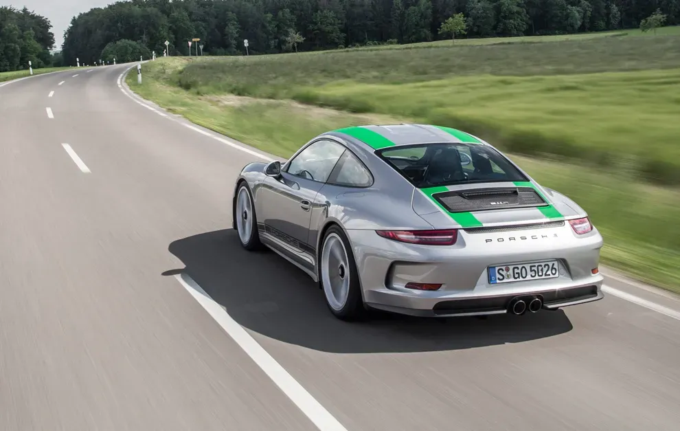 Parte Trasera Porsche 911 R Plateado