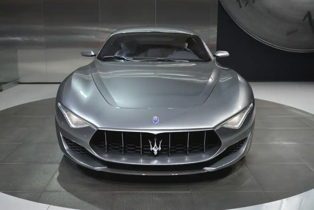 Diseño Maserati Alfieri