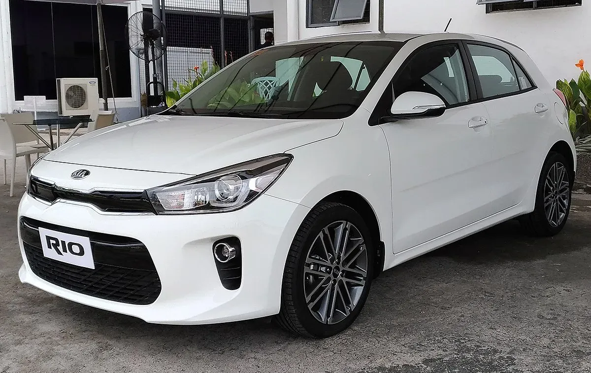 Kia Rio Blanco