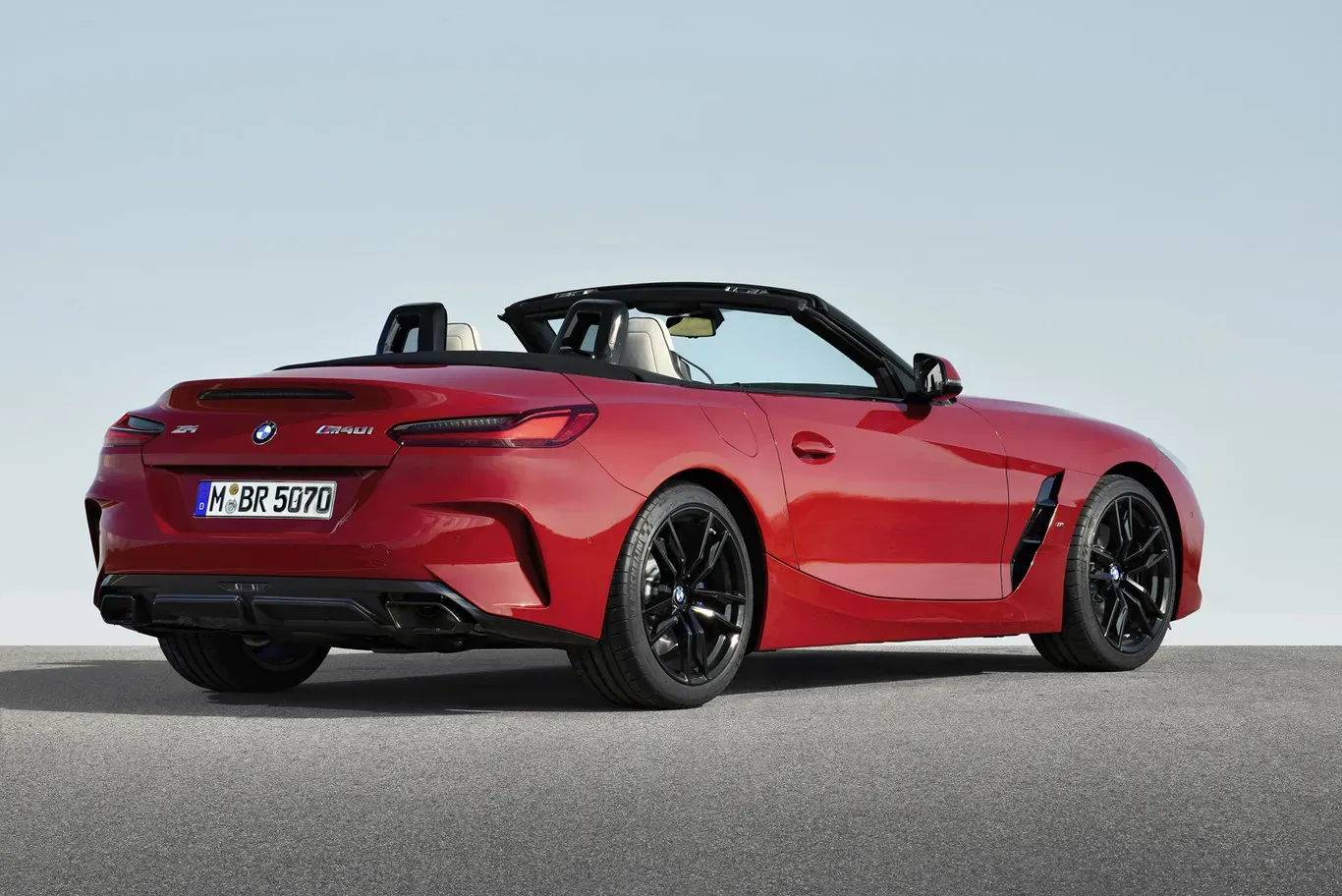 Lateral BMW Z4 M40i Rojo