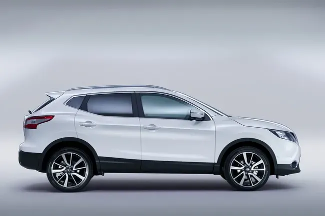 Lateral Nissan Qashqai Blanco