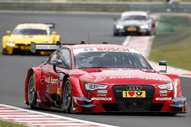 Autos en Nürburgring Pista de Carreras