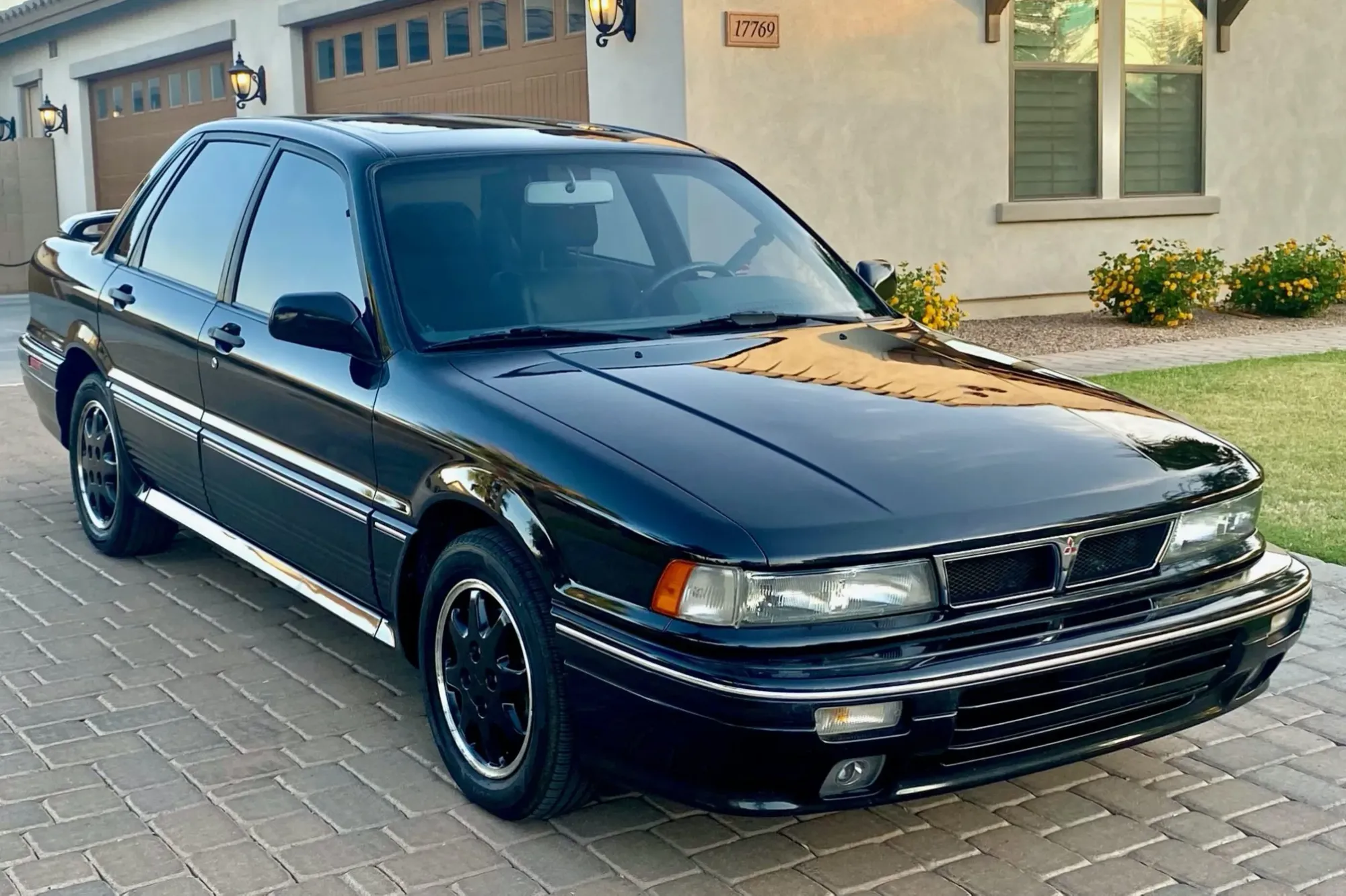 El Galant VR4 Negro