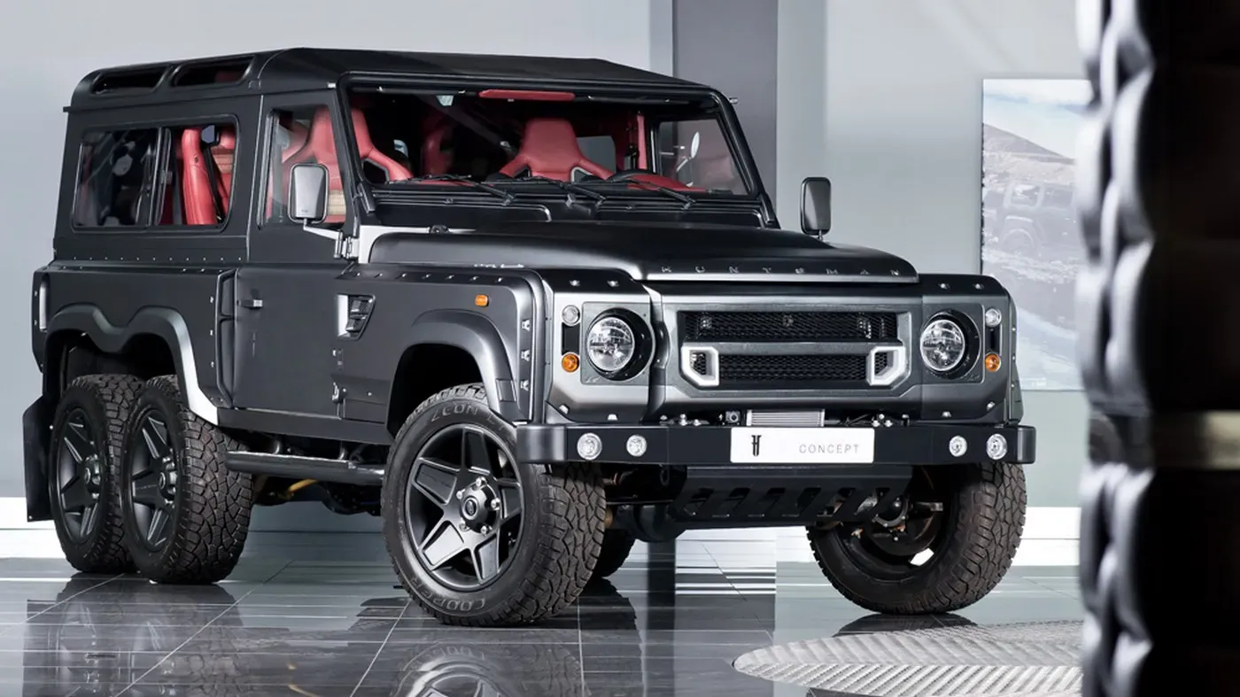 Car and Desire: Flying Huntsman 6x6 Gris