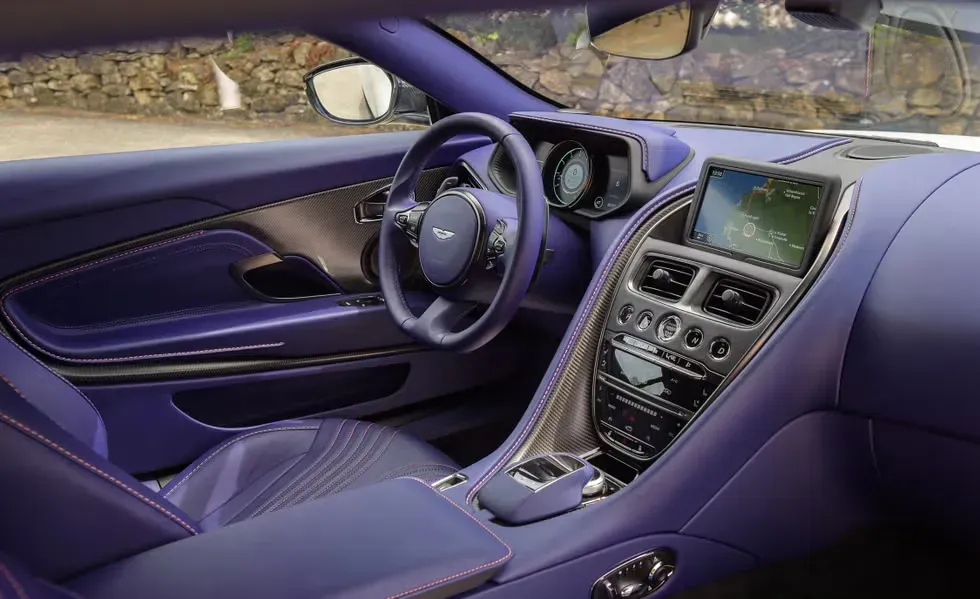 Interior Aston Martin DB11 V8