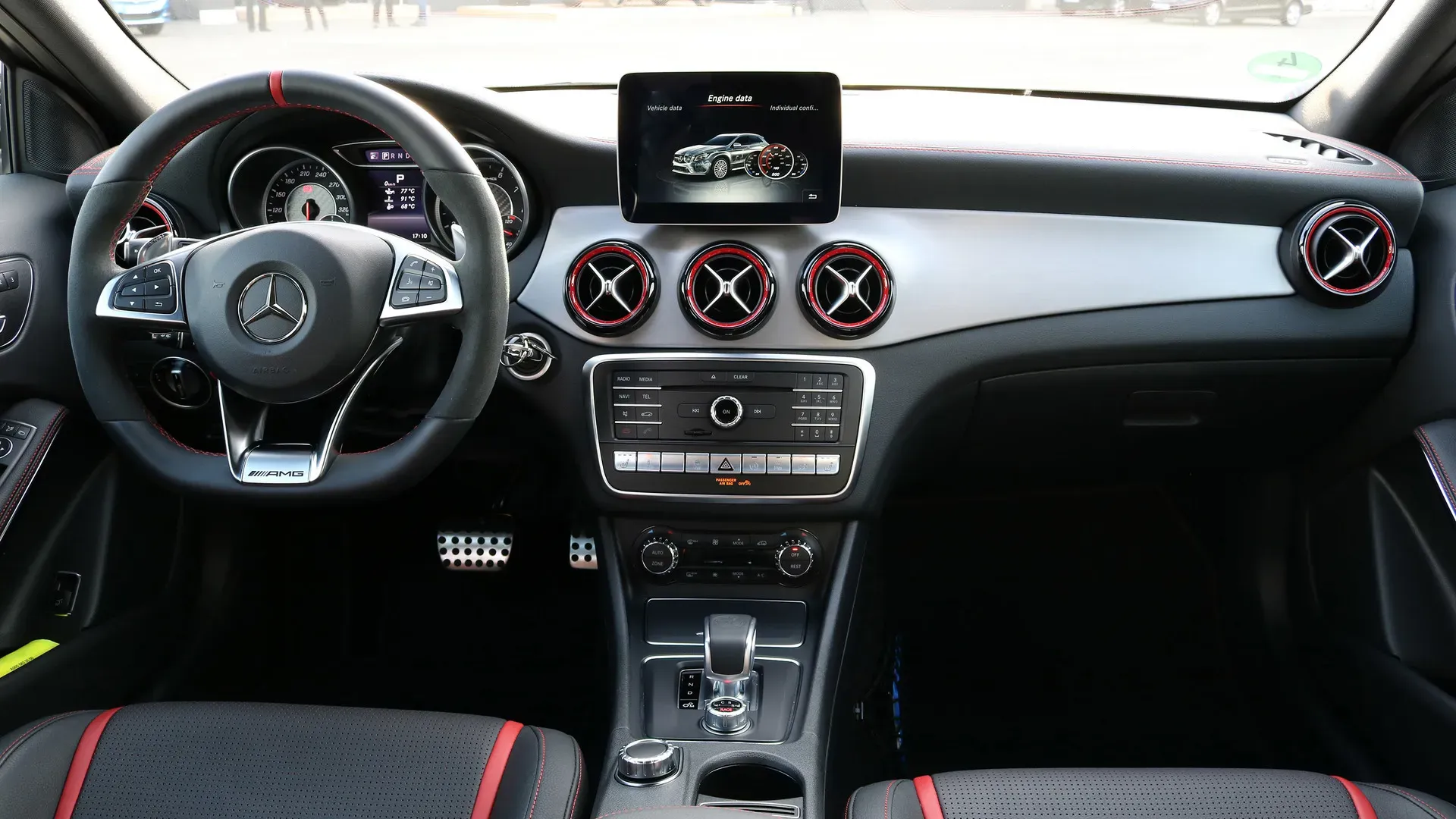 Interior Mercedes-Benz GLA 45 AMG