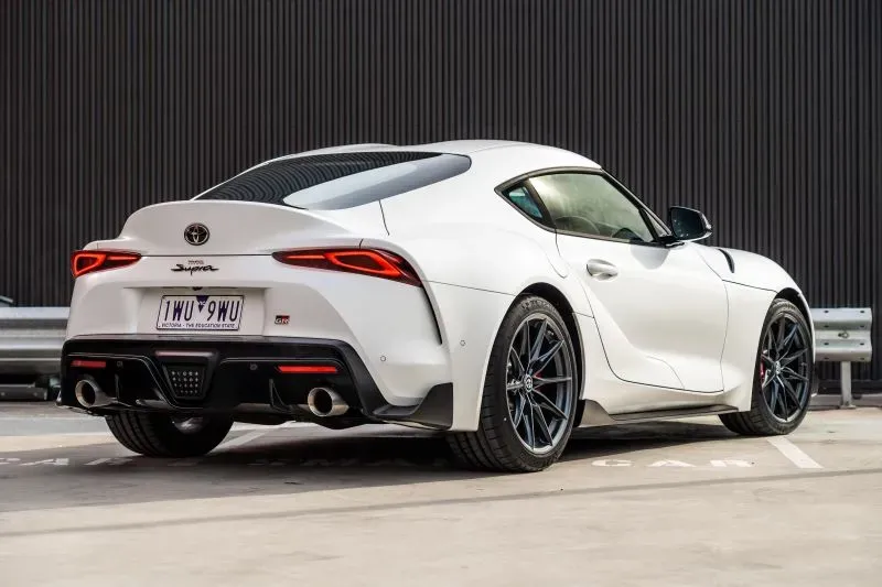 Parte Trasera Toyota Supra 2023 Blanco