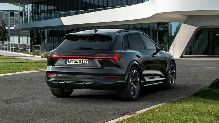 Parte Trasera Audi Q8 e-tron 2024