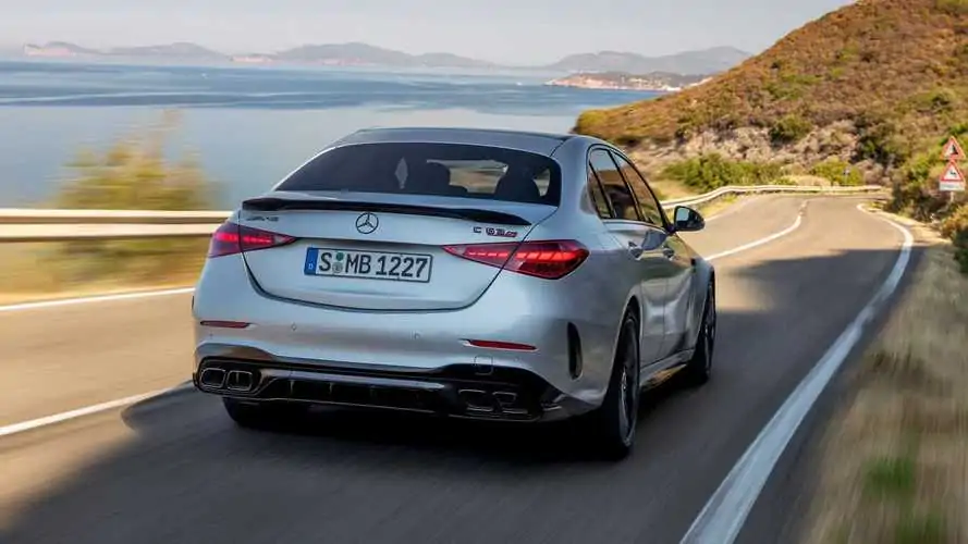 Parte Trasera Mercedes-AMG C63 S Plateado