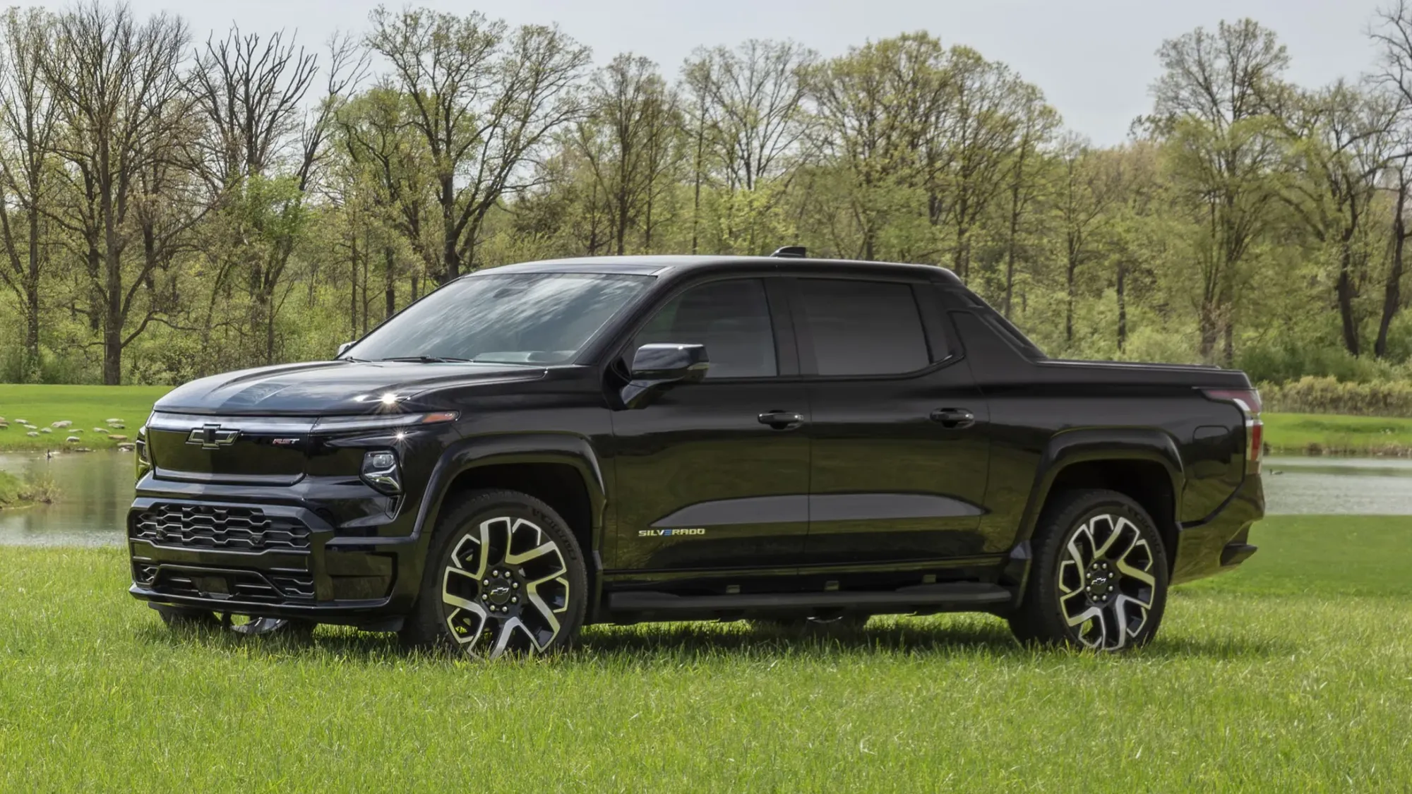 Chevrolet Silverado EV Negro