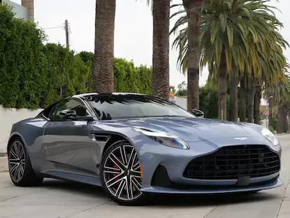 Vehículo Aston Martin Gris