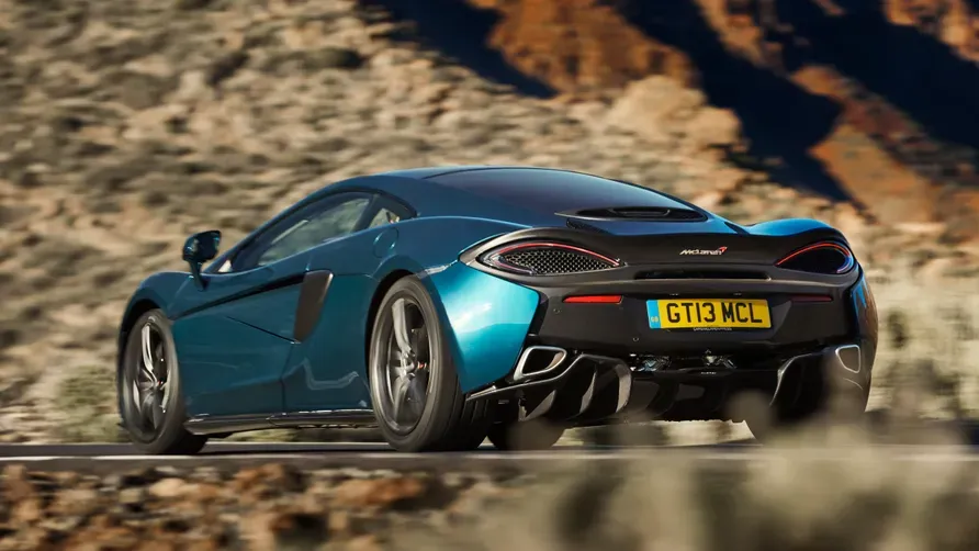 Parte Trasera McLaren 570GT Azul