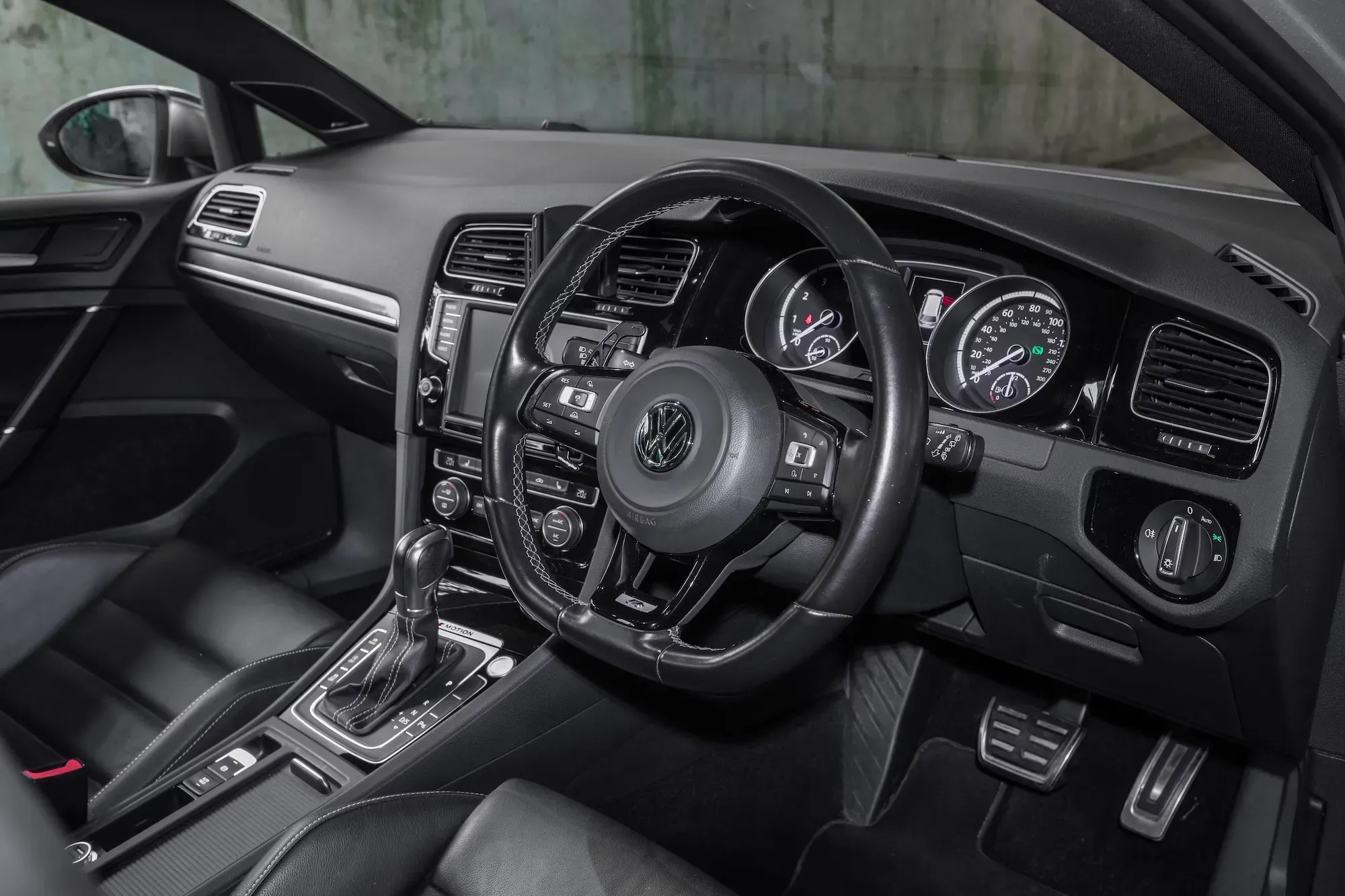 Interior Volkswagen Golf R Estate