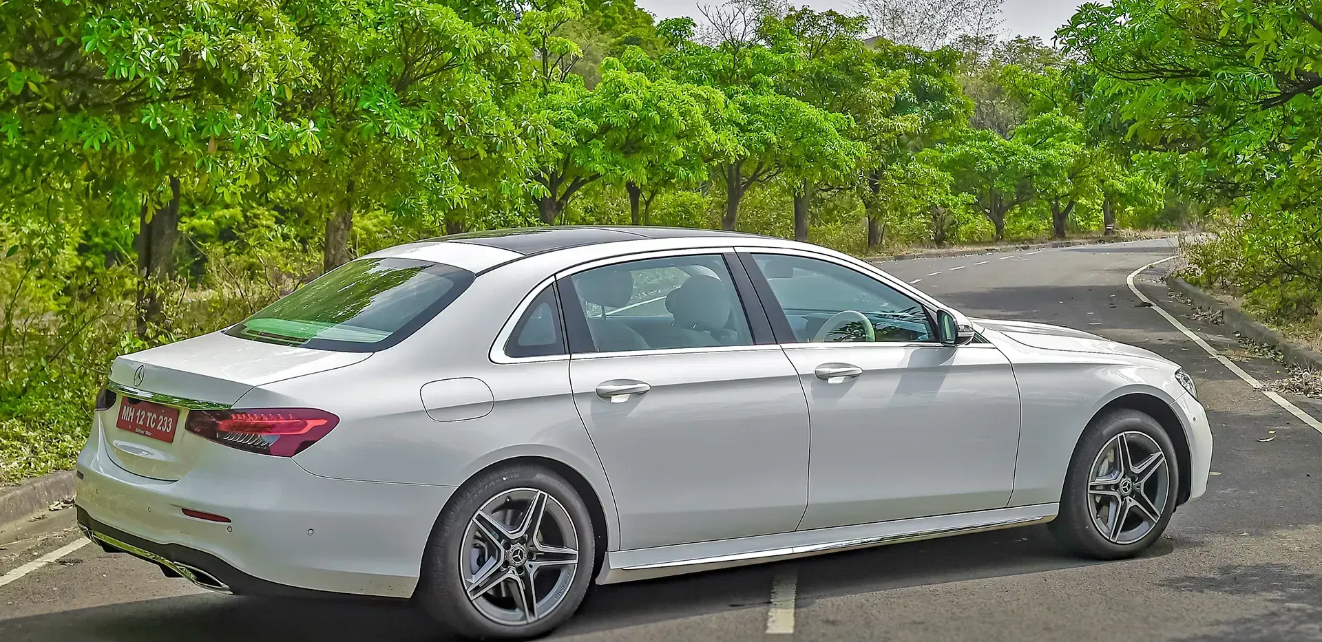 Lateral Mercedes-Benz E 350d AMG Line Blanco