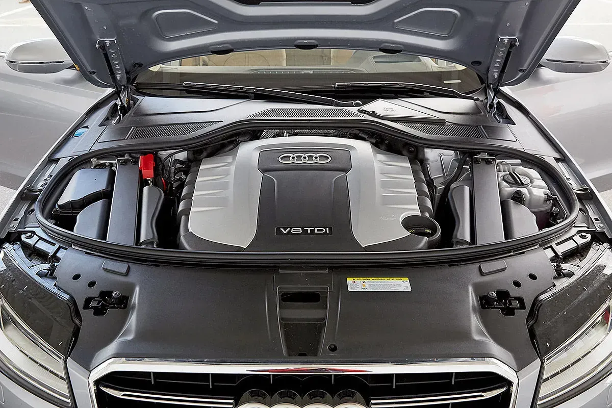 Motor Audi A8