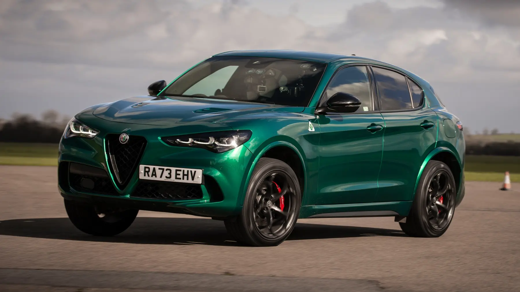  Alfa Romeo Stelvio Quadrifoglio