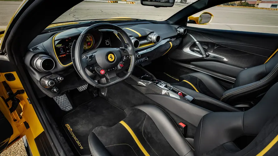 Interior 812 Competizione