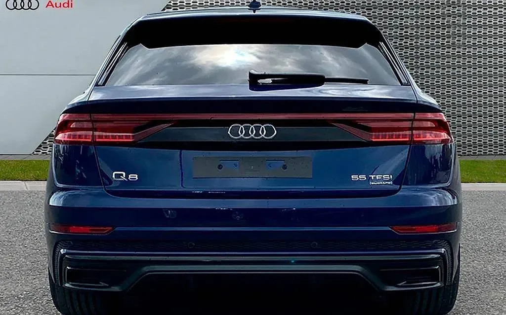 Parte Trasera Audi Q8 TDI 2023 Azul