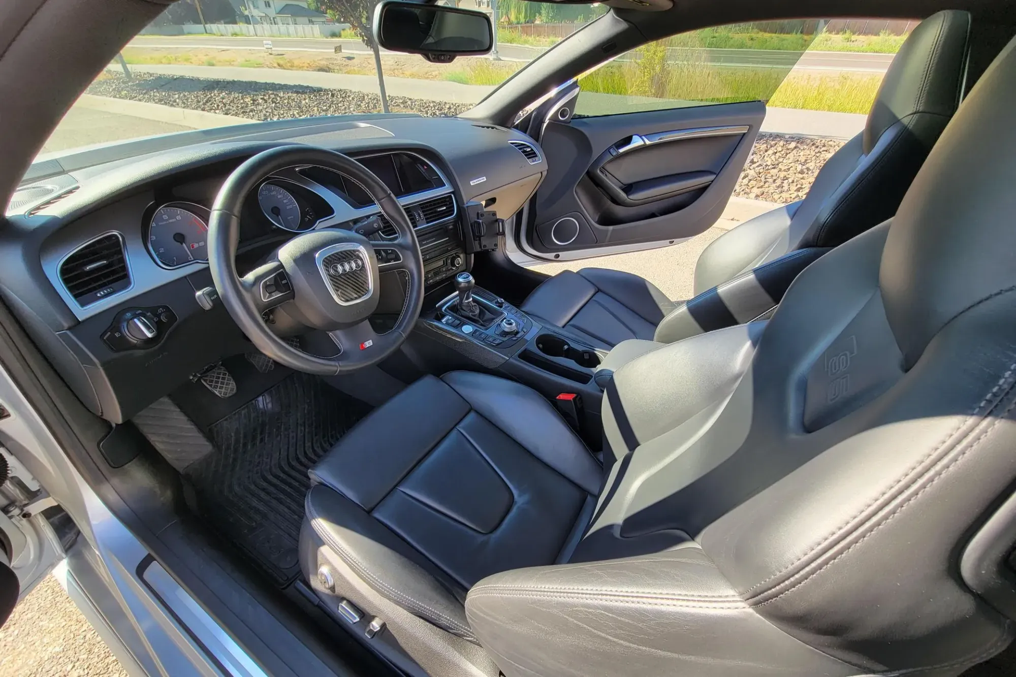 Interior Audi S5 V8 Manual