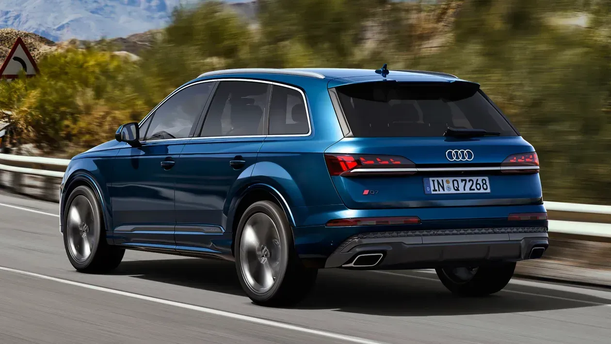 Lateral Audi Q7 2024 Azul