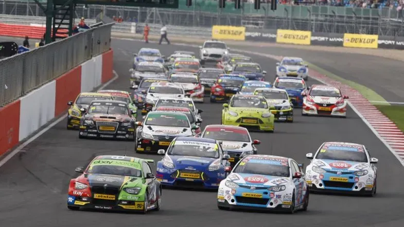 Autos en la BTCC 2015