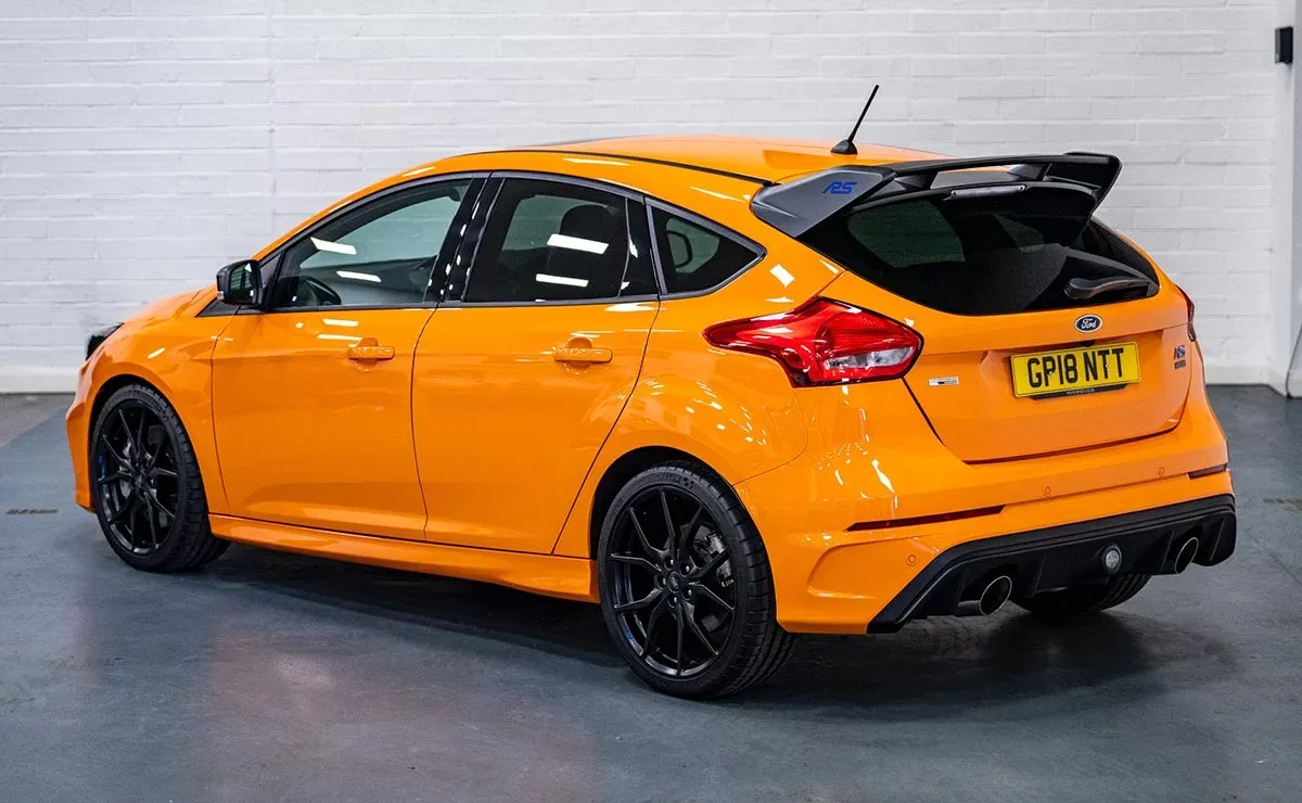 Lateral Ford Focus RS Naranja