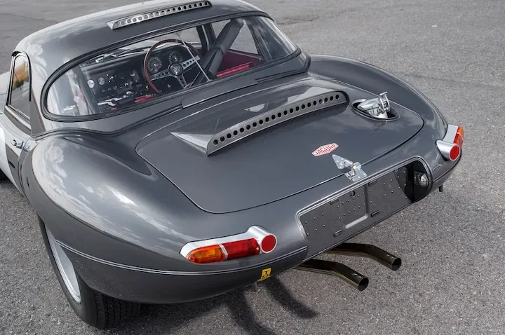 Parte Trasera Jaguar E-Type Ligthweight Gris