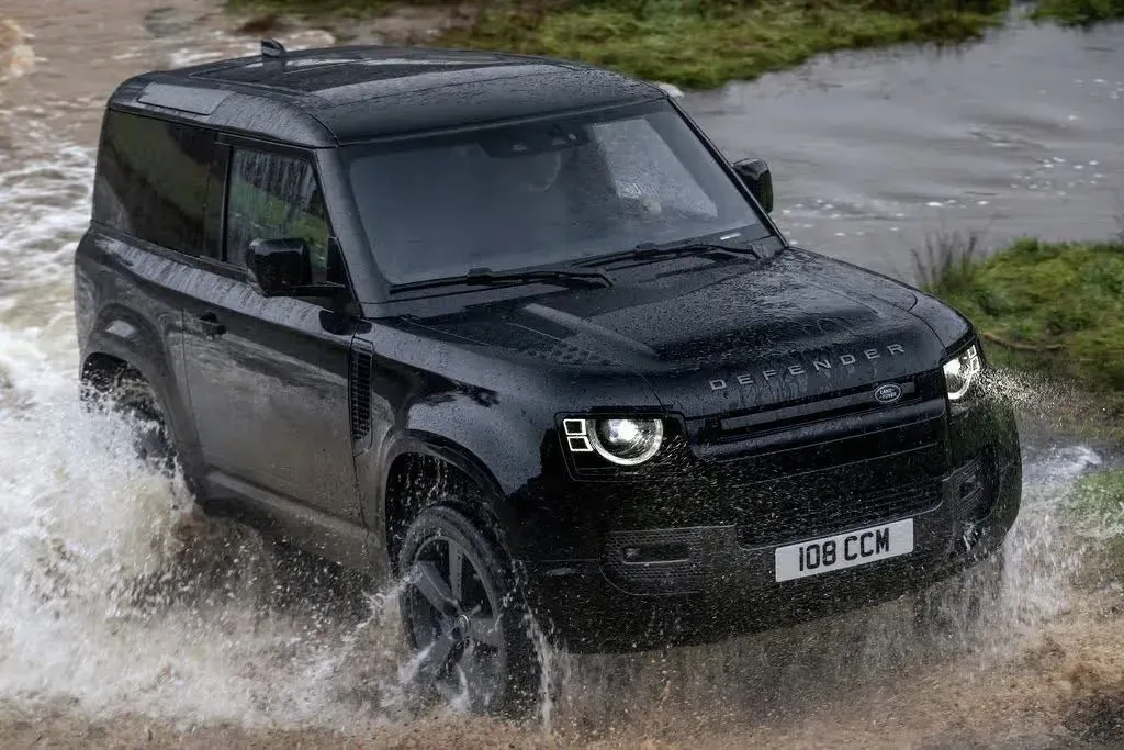  Land Rover Defender Negro