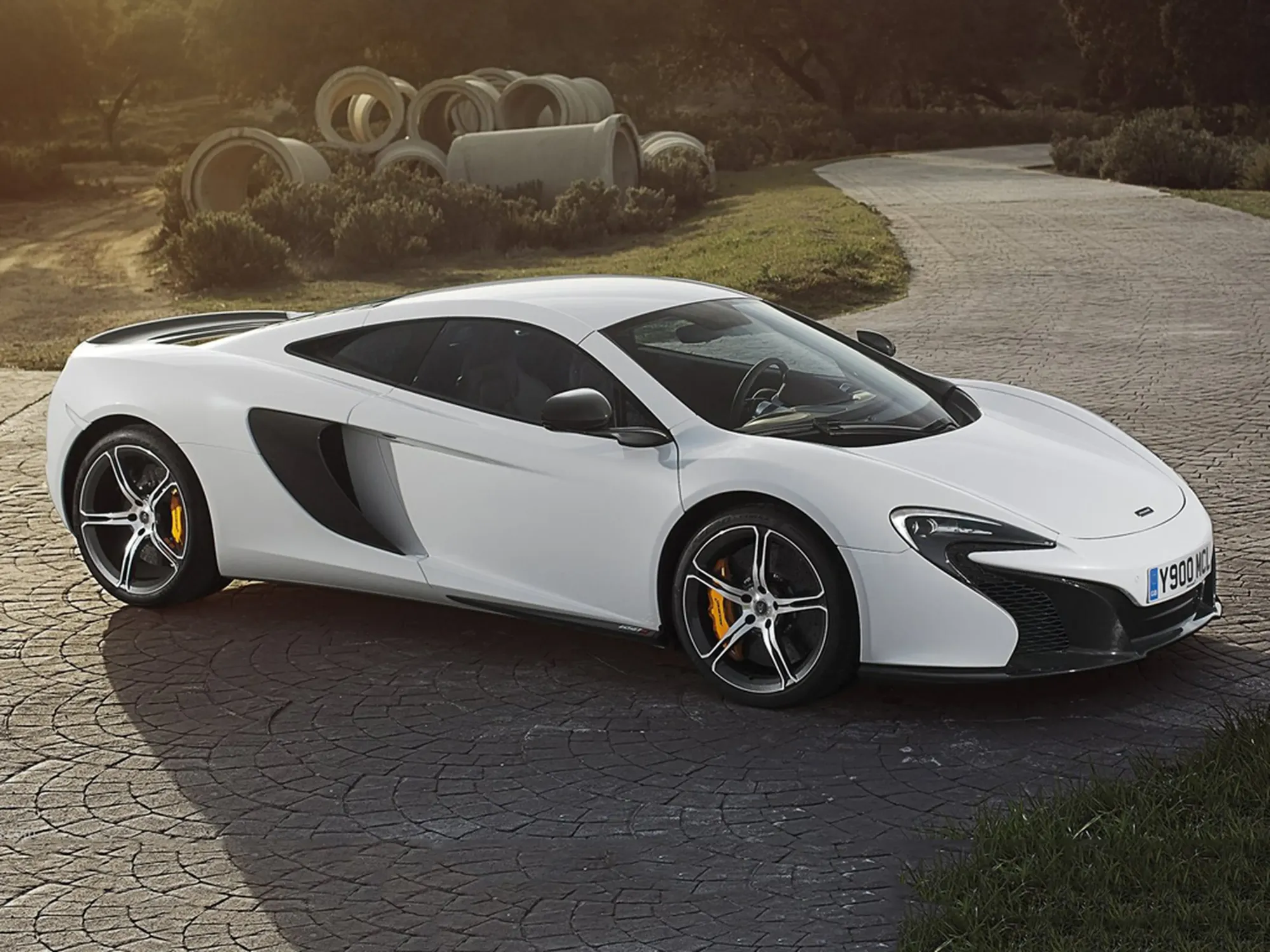 McLaren 650S Blanco