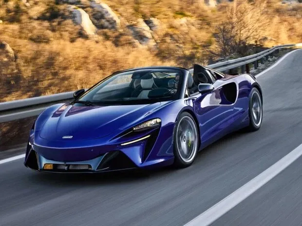 McLaren Artura Morado