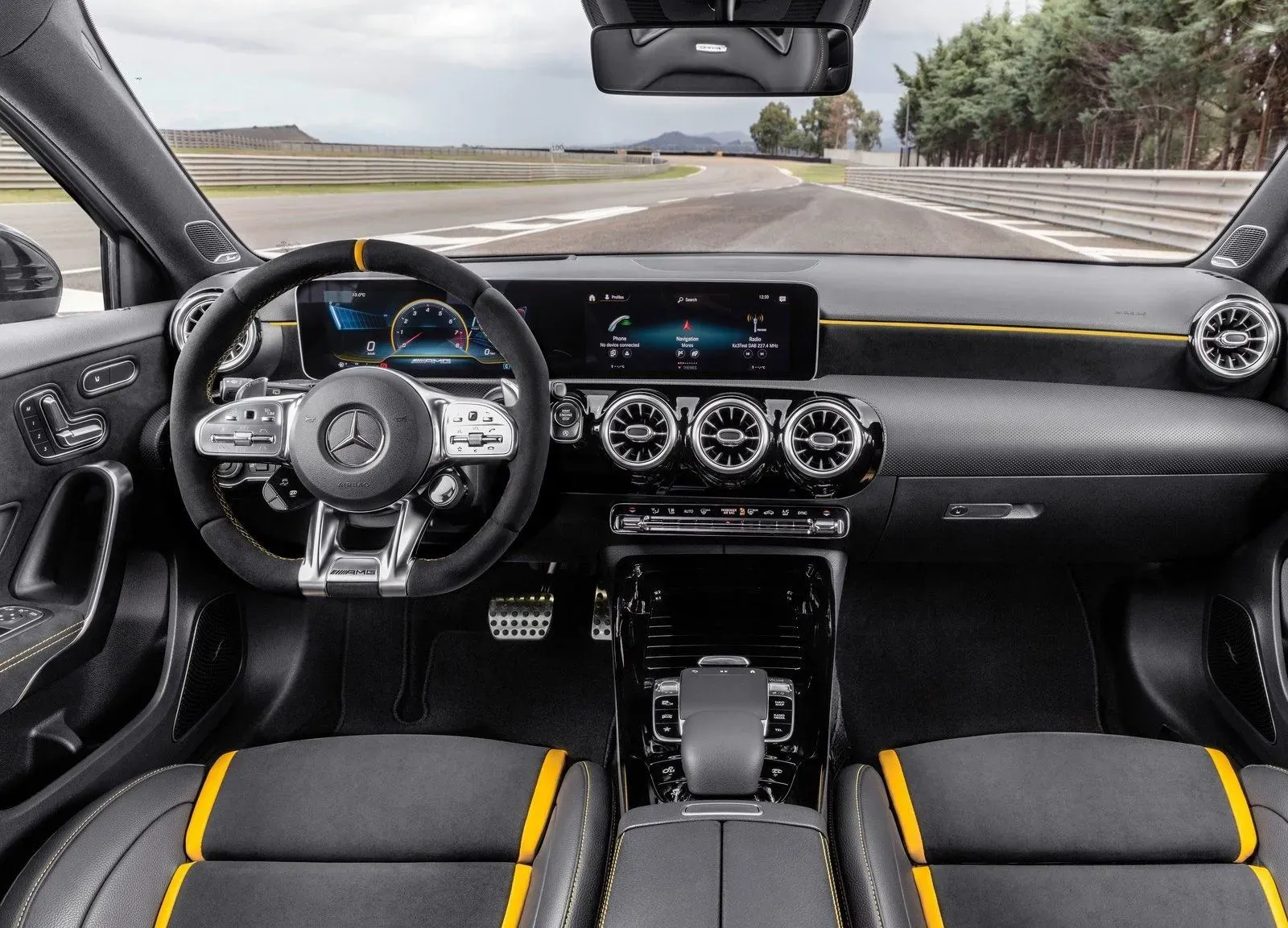 Interior Mercedes-Benz A45 AMG 