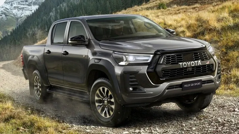 El Toyota Hilux Negra