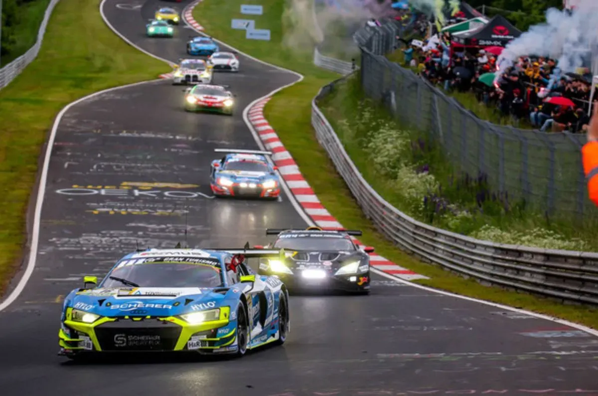 Autos en Nürburgring Pista de Carreras