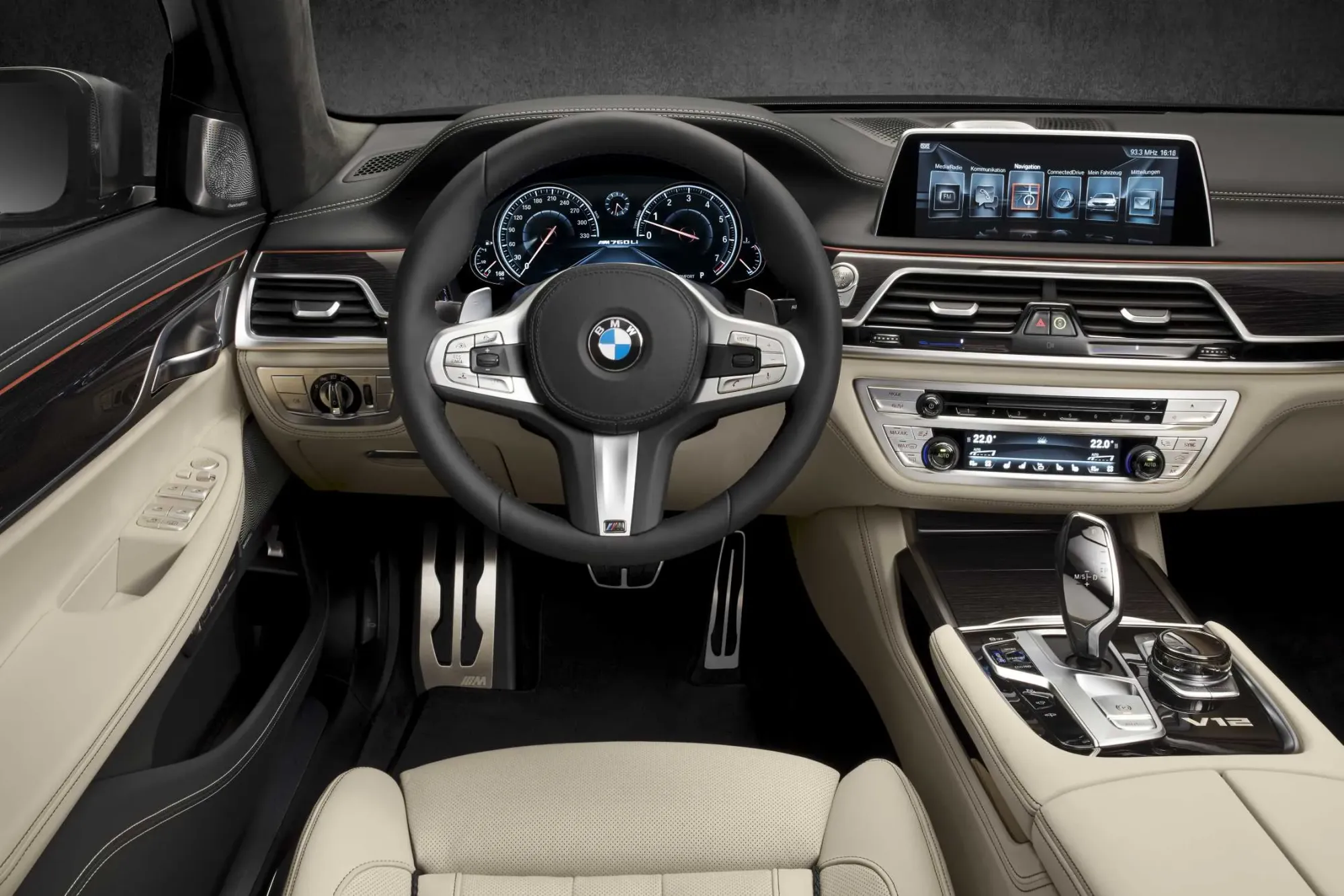 Interior BMW M760Li xDrive