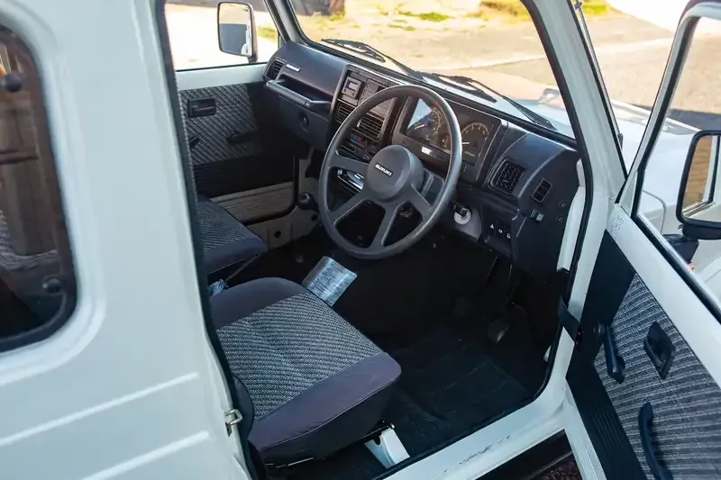 Interior Suzuki SJ